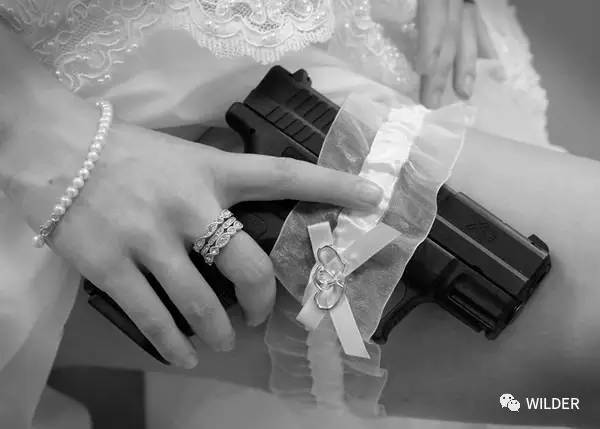 泰国新郎婚礼上枪杀新娘一家后自杀