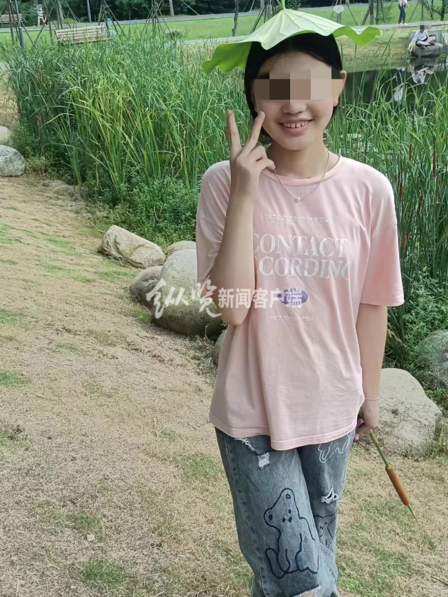 河南12岁女生上体育课时猝死 学校回应：操场未安监控，校方无责